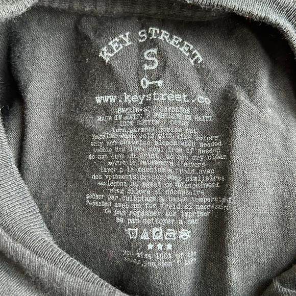 Jr Guys Graphic Tee - S - Picture 6 of 6